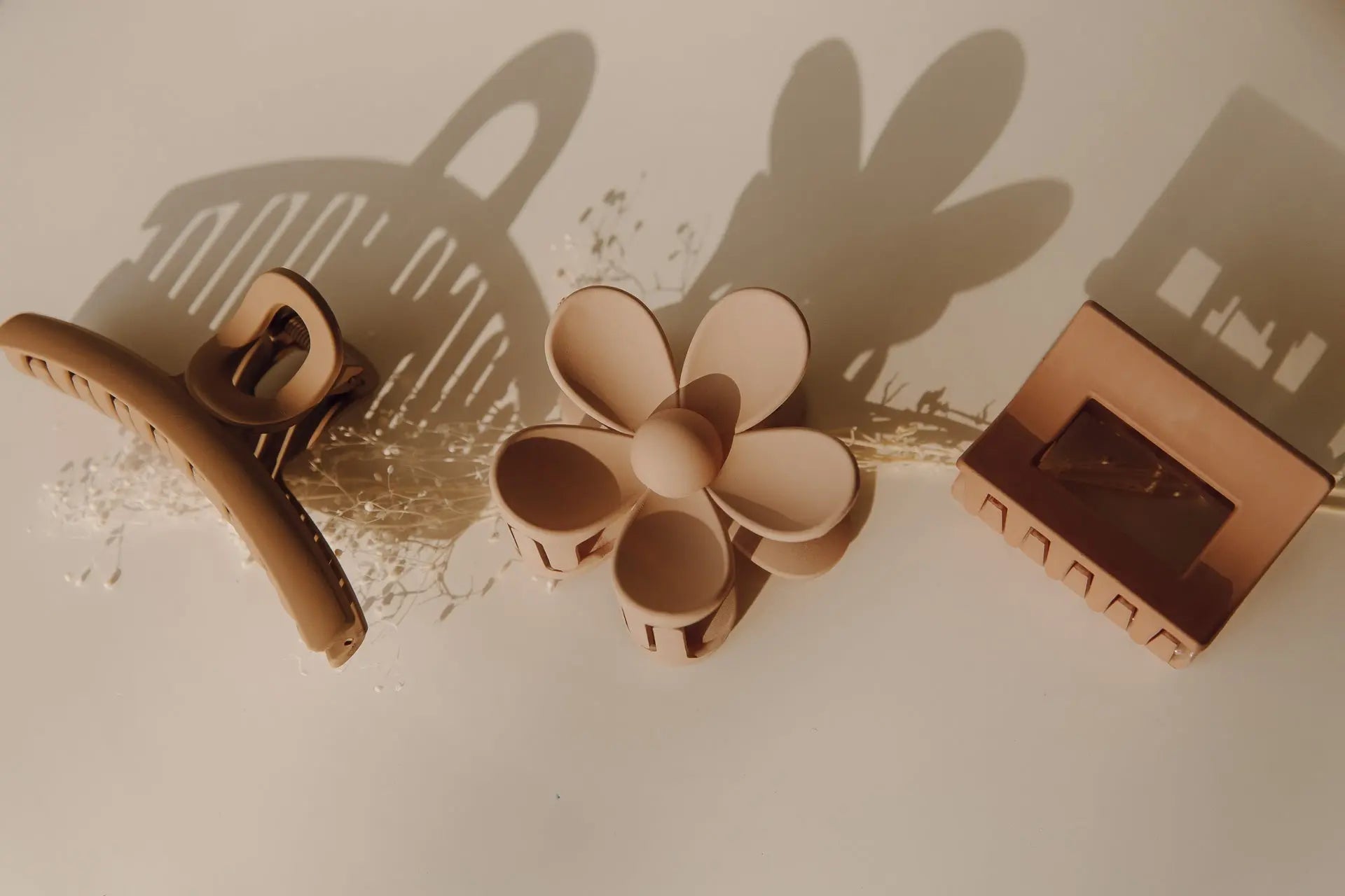 Daisy Claw Clip Auratora