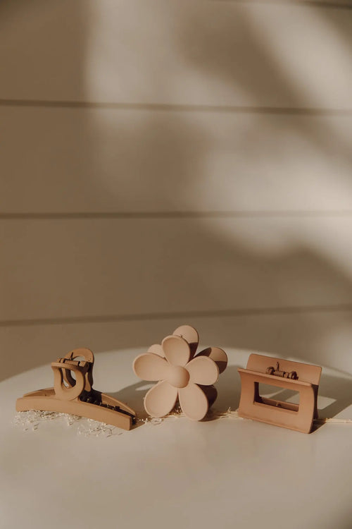 Daisy Claw Clip Auratora