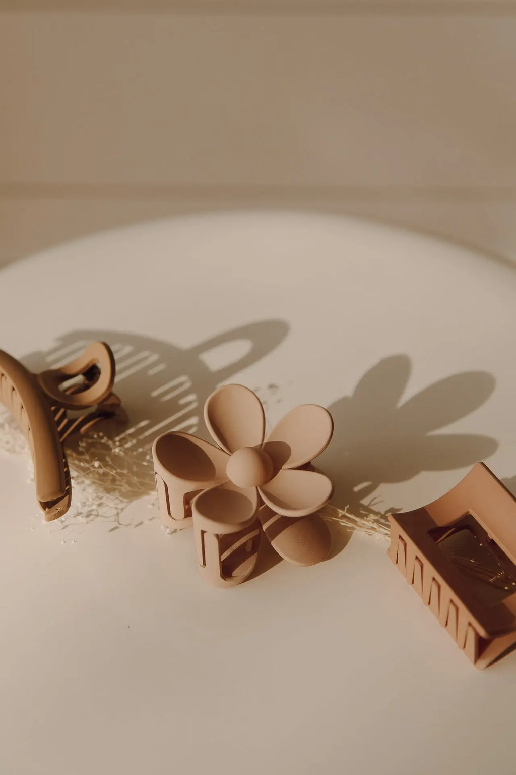 Daisy Claw Clip Auratora